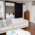 Apartament Center *
